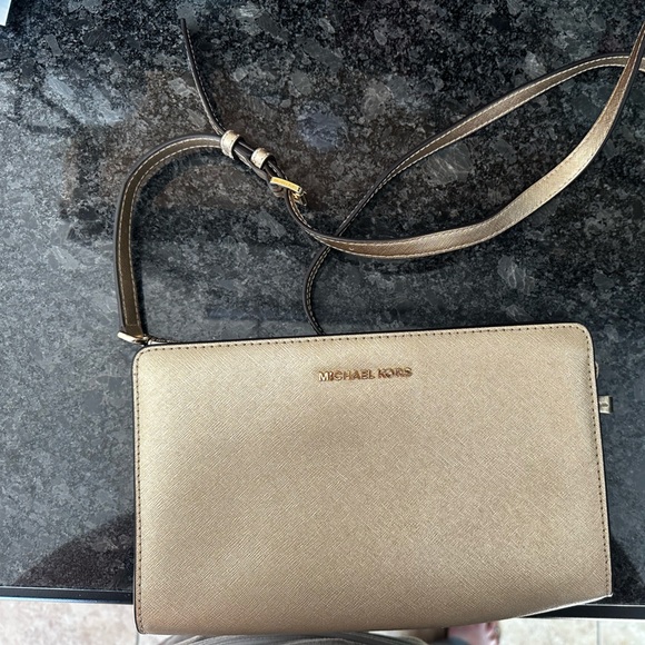 Michael Kors Metallic Gold Crossbody Bag - Picture 1 of 5
